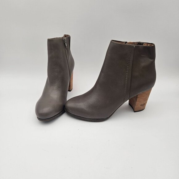 Vionic Kennedy Oyster Gray Leather Ankle Boot Block Heel Womens Sz 6.5 NEW - Picture 1 of 8
